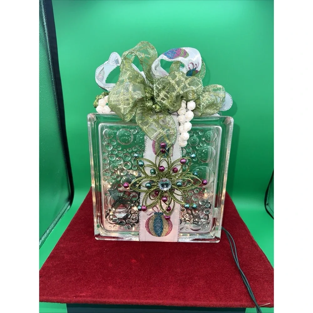 Christmas holiday Lighted Clear Illuminated Glass‎ Block Flowers/ribbons Present